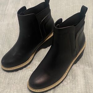 Source Unknown Black Ankle Booties with Gold Trim